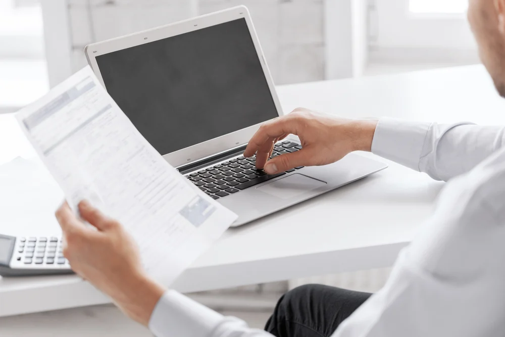 Renew Commercial Records in Oman
